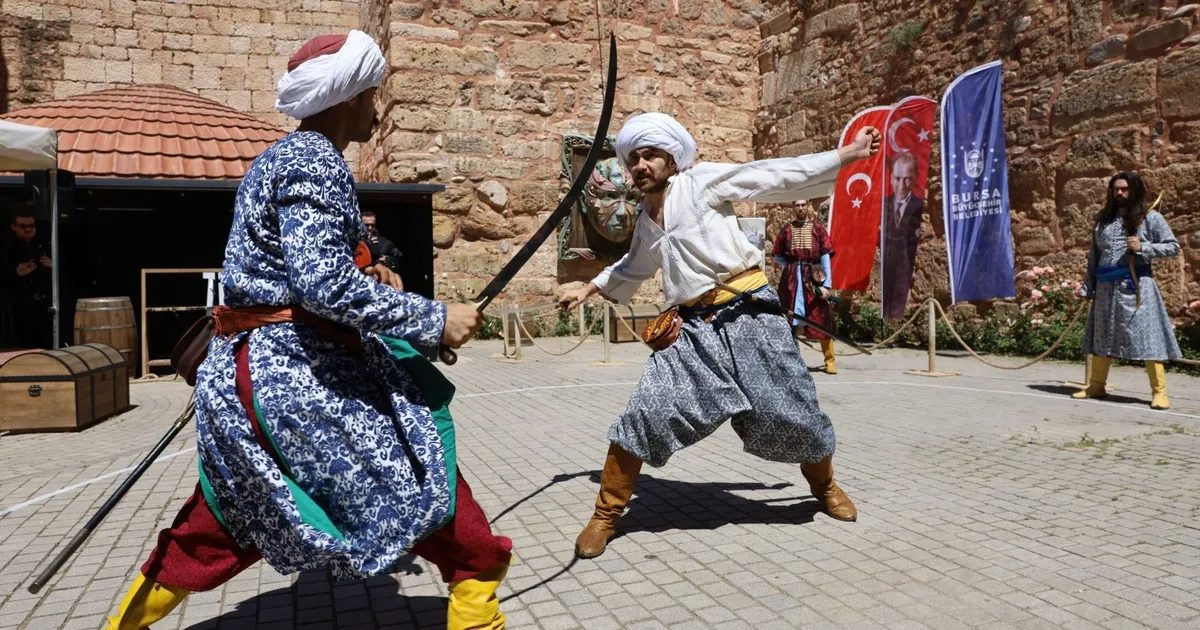 Bursa’da Geleneksel Türk Kılıcı Turnuvası: Sporun ve Tarihin Buluşması