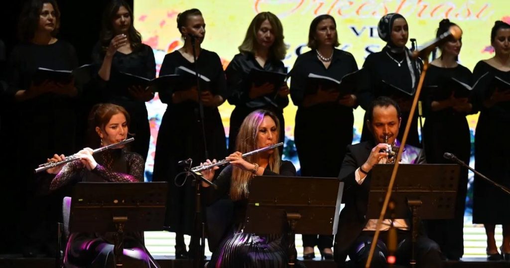 Bursa’daki Bursa Maarif Orkestrası ve Çok Sesli Korosu’ndan Yıl Sonu Unutulmaz Gösteri