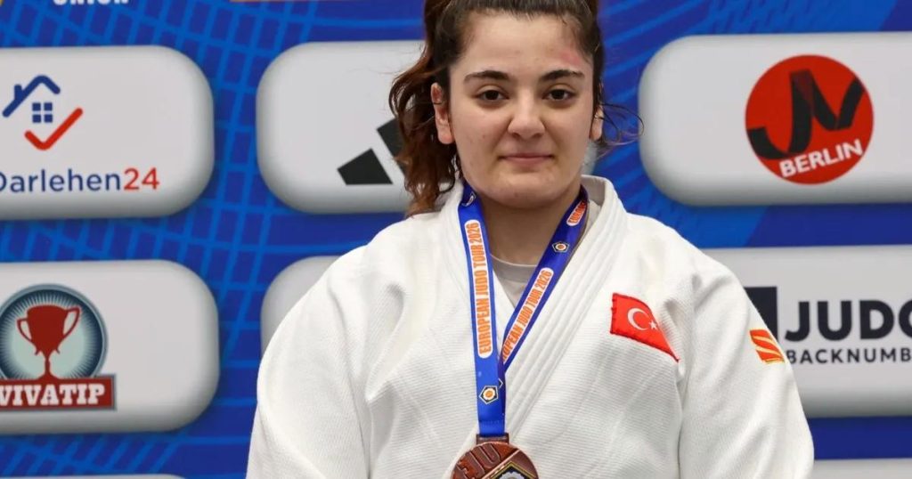 Çaba ve Azimle Zirveye: Sema Mete’den Bronz Madalya Başarısı