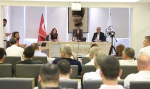 Çeşme’de Yaz Sezonu Öncesi Kararlı Adımlar: İnşaat Yasağı ve Parasal Yaptırımlar Başkan Lâl Denizli’nin Açıkladığı Görkemli Meclis Toplantısıyla Onaylandı