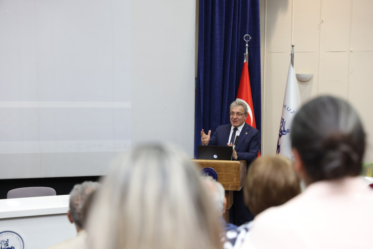 Çevreye Duyarlı Üniversite: DEÜ Sürdürülebilirlik İçin Heyecan Verici Sempozyumla Zirvede