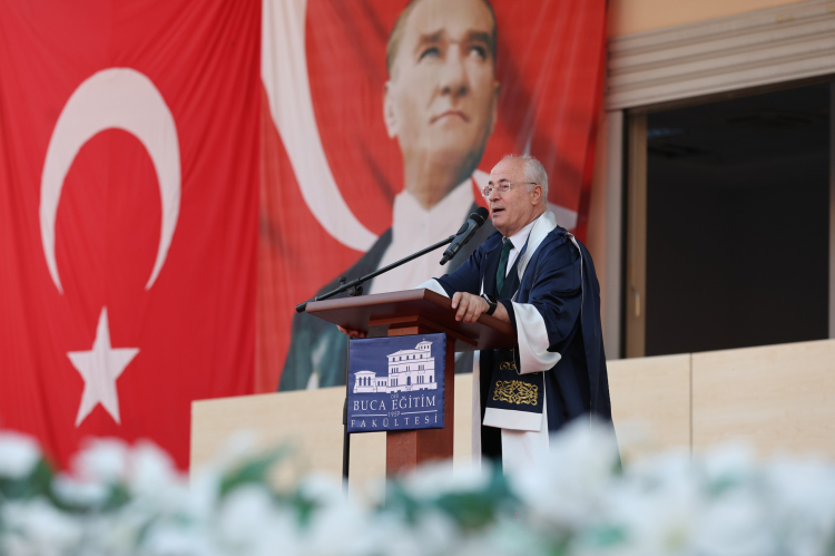 DEÜ Eğitim Fakültesi Mezuniyet Töreni: Bir Neslin Yükselişi ve 38 Yıllık Hayalinin Taçlanması