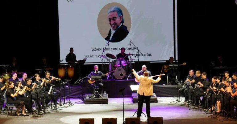 Edip Akbayram ve Volkan Konak Anısına İzmir’de Unutulmaz Anma Konseri