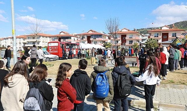 Efes Selçuk Belediyesi’nin Kent Lokantası Öğrenci Otobüsü: Şehrin Umudu ve Öğrencilere Umut Dolu İpek Yolu