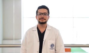 Eş Zamanlı Minimal İnvaziv Cerrahiyle İki Farklı Patolojinin Tek Seanstaki Tedavisi: Bir Olgu Raporu ve Klinik Değerlendirme
