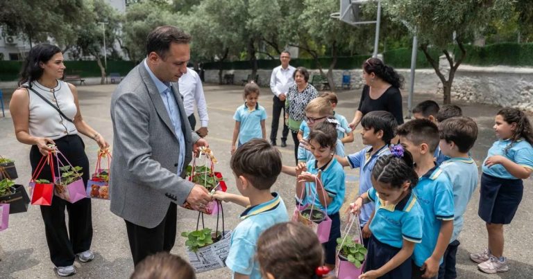 Geleceğe Umut ve Yeşil Bilinç Atölyesi: Çocuklar Çilek Fideleriyle Doğayla Bağ Kuruyor