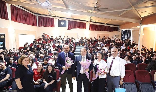 Geleceğin Mesleklerine Doğru: İzmir Bakırçay Üniversitesi Rektörüyle Gençlerin Kariyer Rotası Yeniden Şekilleniyor