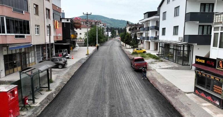 Gölcük’te Yol Yenileme Hayata Geçiyor: Güçlenen Üstyapı ve Artan Sürüş Konforu