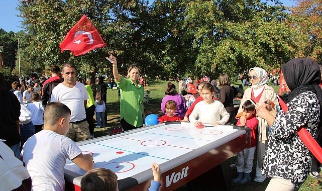 Gölgeyle Işığın Dansı: Yaz Şehrinde İBB’nin Epik Etkinlik Yolculuğu