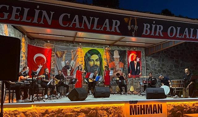 Gönülden Dile Türküler: Taş Sahne’de Anadolu’nun Nefesiyle Yollanan Bir Akşam