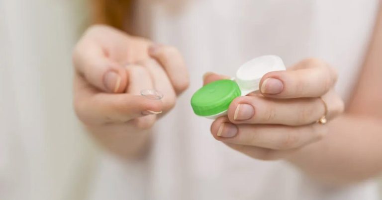 Göz Sağlığını Tehdit Eden Gözlük ve Lens Köprüsü: Su Temasıyla Büyüyen Riskler ve Korunma Yolları