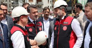 Gürsu’da Şehrin Kalbinde Hizmet Seferberliği: Biba ve Büyükşehir heyetiyle Esnaf ve Vatandaşa Güç Veren Ziyaretler