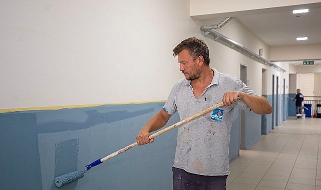 İlçe Gençlik ve Eğitim Için Boya, Bakım ve Umudu: Narlıdere Belediyesi Yaz Tatilinde Okulları Renklendiriyor