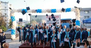 İleri Yaş Akademisi Mezunları: Karabağlar’da Yeni Ufuklara Doğru Kepler Havada, Umutlar Yerde Ancak Yükseliyor