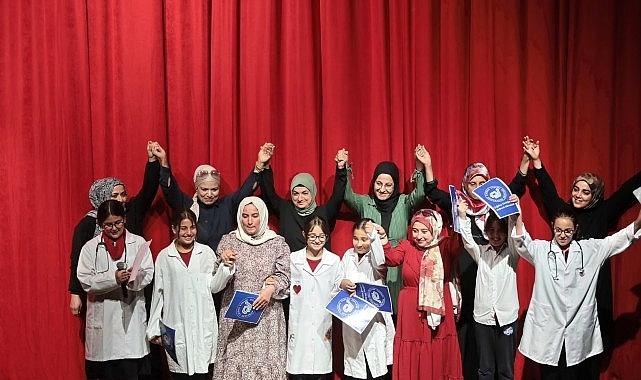 Işıkla Büyüyen Yarınlar: Komşuluk ve Çocukların Sahnedeki Cesareti