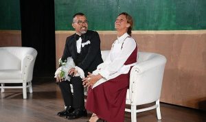Işıkla Kalkan Sesler: Sahnenin Renkli Köprüleri Üç OYUN’un Bir Gece Yolculuğu