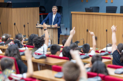 İzmir Çocuk Meclisiyle Kentin Liderleri: Gençlerin Sesi, Sorumluluk ve Şehir İçin Vizyon