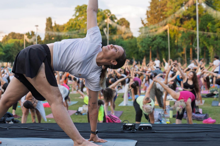 İzmir Yoga Festivali: Zeytin Sahne’nin Yeşil Büyüsü ve Kültürpark’ta Yeni Buluşma Noktası
