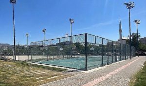 İzmir’de Padle Ağırlığı Hızla Yükseliyor: Yeni Kortlarla Spora Dönüşüm Başlıyor