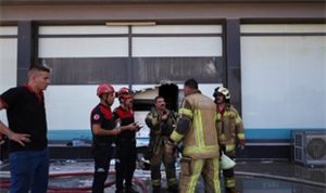 İzmir’in Bornova’sunda Depo Yangını: Hızlı Müdahale, Can Kaybı Ya Da Yaralanma Olmadı, Peki Nasıl Başardı Yangın Söndürüldü?