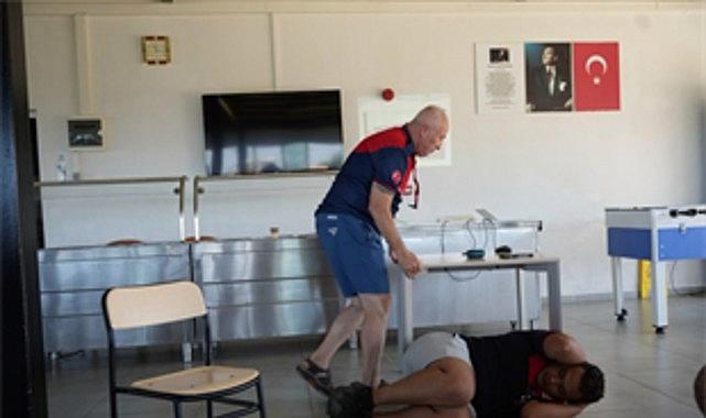 İzmir’in Kahraman Ekipleri: Geceden Güne Arama ve Kurtarma Kampında Dayanışma ve Beceri Zirvesi