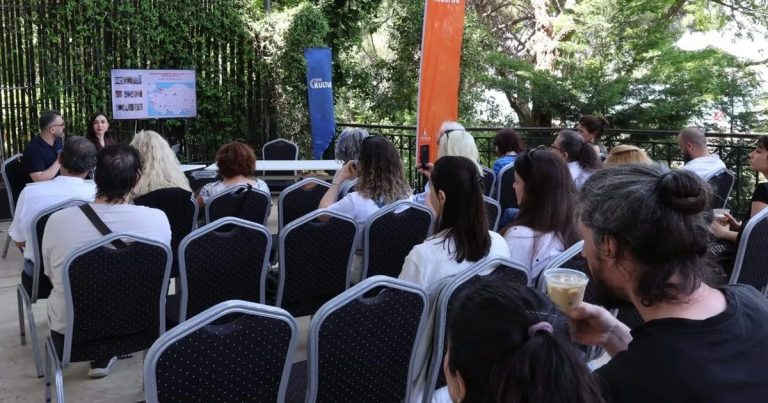 Izmir’in Seramik Dili: Şehrin Panoları ile Hafıza Yolculuğu