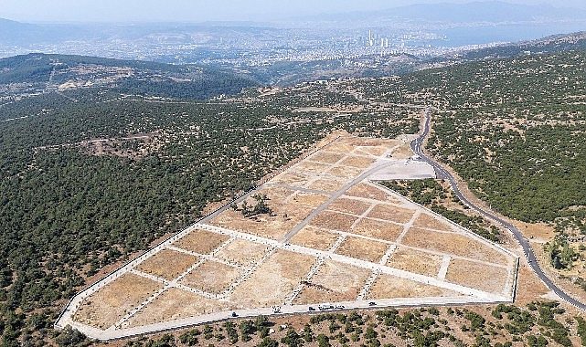 İzmir’in Yeni Kayadibi Mezarlığı: 25 BİN Defin Kapasitesiyle Şehrin Umuda Uzanan Meydanı