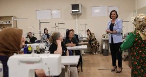 Karabağlar’ı Kadınların ve Gençlerin Gücüyle Yükselten Tekstil Akademisi: Üretimde Yeni Bir Dönem Başladı