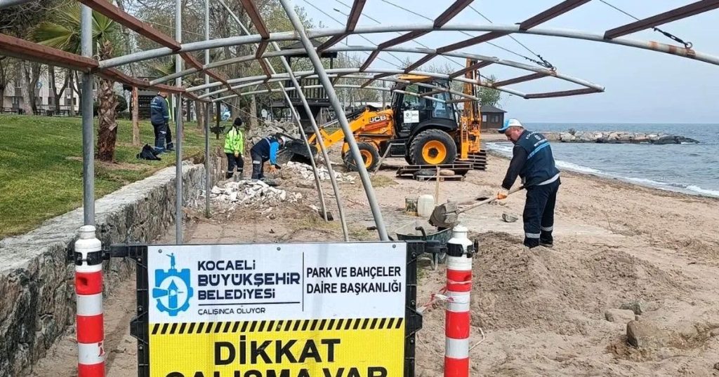 Kocaeli’de Plaj Hazırlıkları Başladı: Kum Serimi, Temizlik ve Teknik Hazırlıklar Tam Gaz