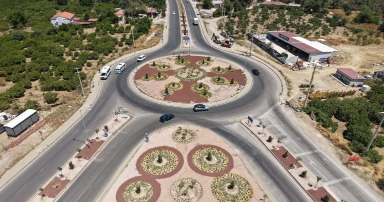 Kuşadası Caddesi ve Akarca Kavşağına Doğayla Uyumlu Yeni Tasarımın Havası