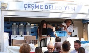 Muharrem Ayında Aşure Sevinci: Çeşme Belediyesi’nden Dayanışma Dolu Aşure Lokması Buluşması