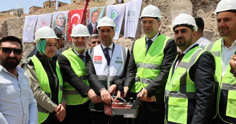 Niğde’yi Kapadokya’nın Kapısı Yapacak Tarihi Doku Yenileme Projesi Törenle Başladı
