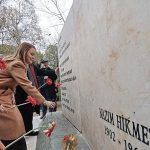 Şiirin İzinde İzmir Rüzgârı: Nazım Hikmet ve Ahmed Arif’in Anma Günlerinde Dalgalarca Dolu Şiir Yolculuğu