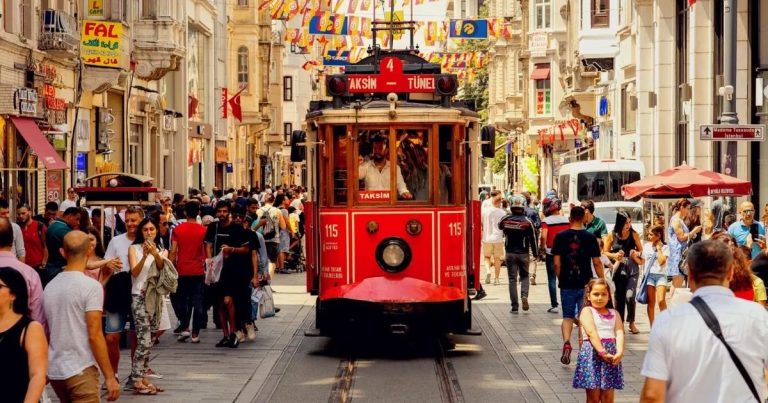 Türkiye’nin Göç Labirentinde Rekorlar: 2025 Göç Verileriyle Türkiye ve Yurt Dışına Akışın Teknik Analizi