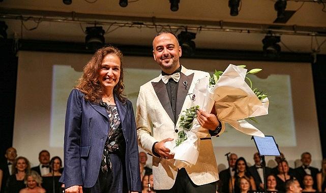 Yazın Şarkı Dalgası: Koronun Halkıyla İzi Sürülen Işıklar