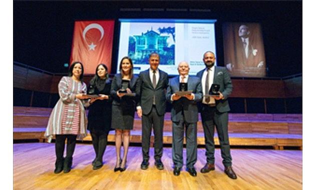 Zamanın Tuğlaları: Tarihe Saygı ile İzmir’in Kültürel Mirasını Işığın Altında Yeniden Özgünleştirmek