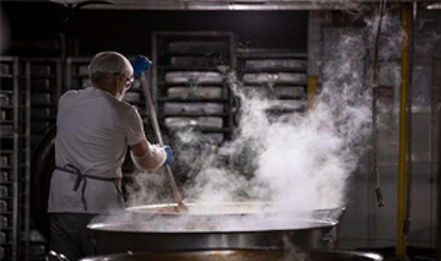 Afet Beslenme Akreditasyonu ile Türkiye’nin En Güçlü Beslenme Ağını Oluşturan İzmir Büyükşehir Belediyesi: Sürdürülebilir ve Koordineli Afet Müdahalesi Yolunda Attığı Çığır