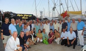 Bir Zamanlar Altın Işıkla Buluşan Yollar: Turizmde Dostluğun Yeniden Doğduğu Gece