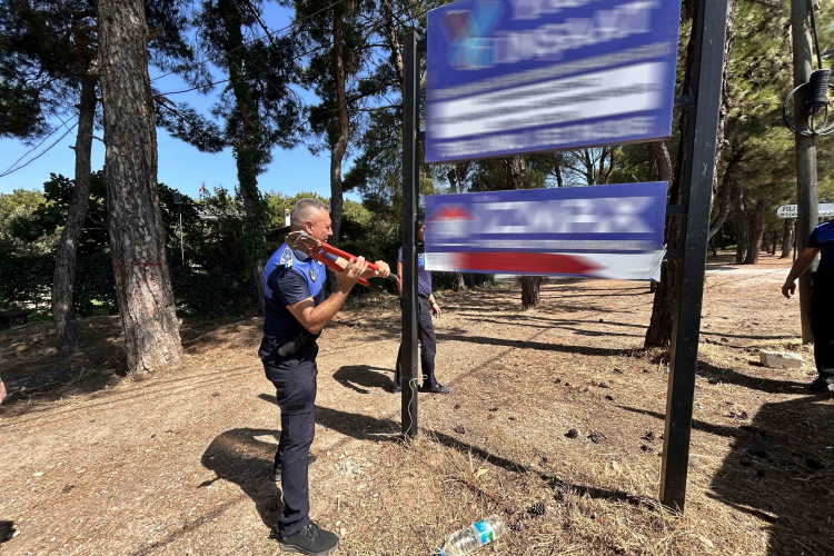 Bornova’da Görsel Kirliliğe Net Müdahale: Çiçekliköy ve Yakaköy’de Tabela Atağıyla Çevre Düzenlemesi ve Ruhsat Denetimi Başladı