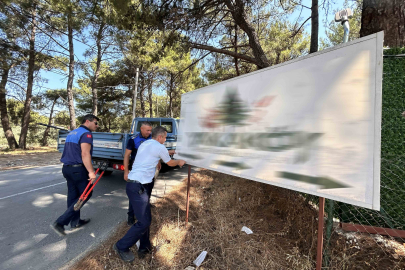 Bornova’da Görsel Kirliliğe Net Müdahale: Çiçekliköy ve Yakaköy’de Tabela Atağıyla Çevre Düzenlemesi ve Ruhsat Denetimi Başladı