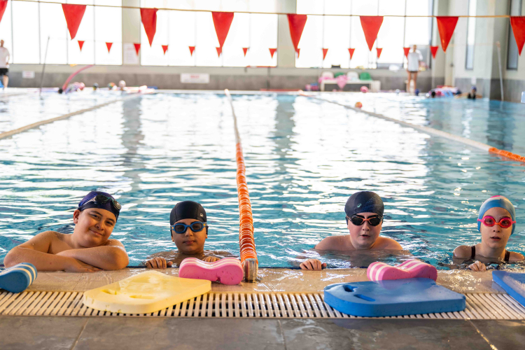 Bornova’da Yaz Spor Kurslarıyla Her Yaştan Spor Tutkusu Canlanıyor