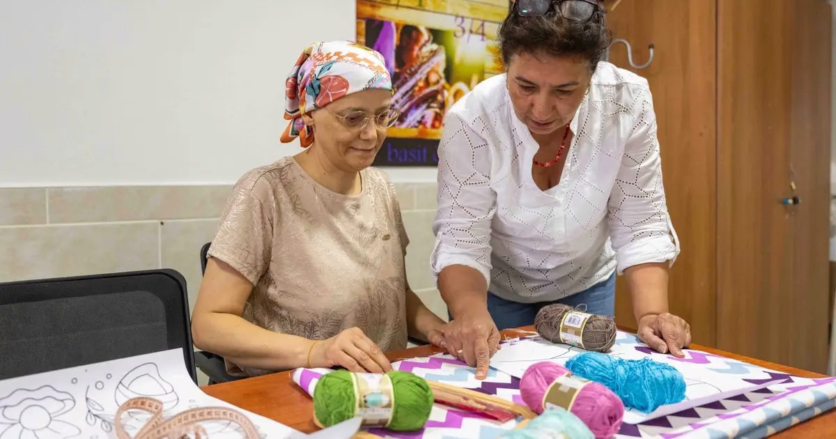 Bornova’nın Renkli Dokunuşu: Hobi ve Beceri Kurslarıyla Hayat Değişimi