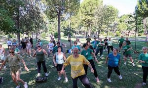 Buca’da Kadınların Geri Dönüştürülebilir Malzemelerle Çevre Dostu Saksılar ve Zeytin Fidanlarıyla Doğa İçin Yeni Bir Nefes