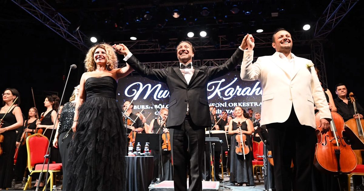 Bursa Festivali’nin Parıltılı Açılışı: Müzik ve Kültürün Büyüleyici Buluşmasıyla Şehrin Nabzı Tekrar Yükseldi