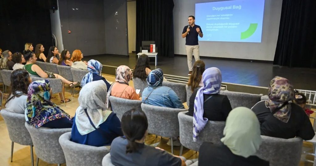 Çocuğun İhtiyacı, Yetişkinin Sorumluluğu: Ebeveynler İçin Yol Gösterici Bir Panelden Notlar