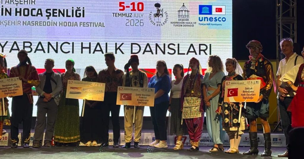 Efes Selçuk Halk Oyunları Uluslararası Arenada Parladı: Kültürel Mirasımızı Connagüze Taşıyoruz