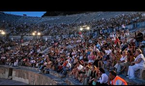 Efes’in Taş Zamanında Parlayan Melodiler: Carmina Burana’dan Tosca’ya Yolculuk