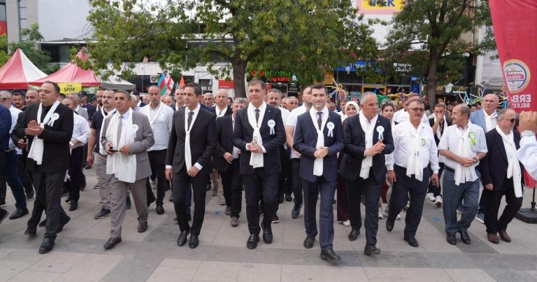 Erbaa Yaprağına Duyulan Özlem ve Diplomatik Dostluk Köprüsü: İzmir’den Erbaa’ya Coşkulu Ziyaret