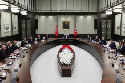 Erdoğan Kabine Krizi Eşiğinde: Bakanlık Koltuklarına Dönen Gözler ve Yeni Yüzler Ekonomiden Turizme Her Şeye Müdahale Edilecek Büyük Değişim Yaklaşıyor