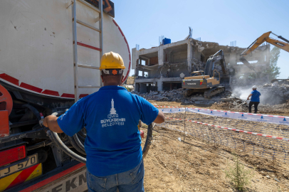 Gaziemir’de Kaçak Yapılarla Mücadelede Büyük Operasyon: 14 Kamyonluk Eşya Taşındı ve Yıkım Adımları Devam Ediyor